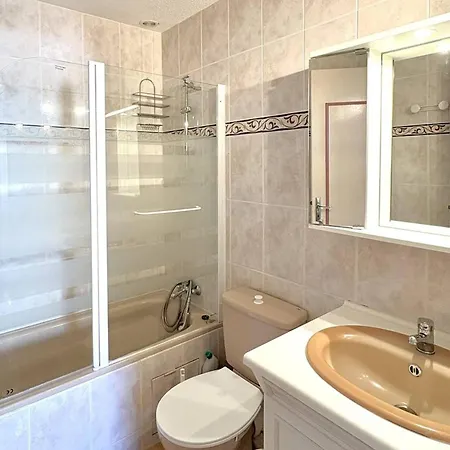 Maison Avec Piscine, 500m De La Et Proche Centre, Climatisee, Parking Prive, Equipee Pour 5 Pers. - Fr-1-529-162 Holiday home Le Barcares